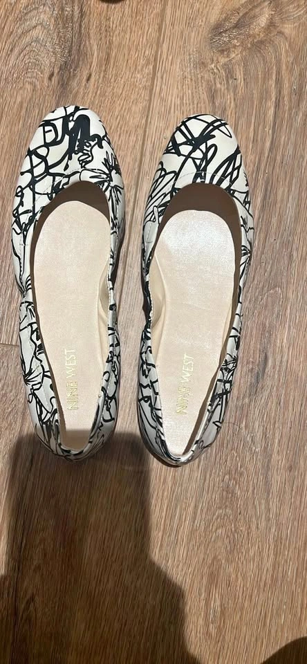 Brand new Nine West size 5 women