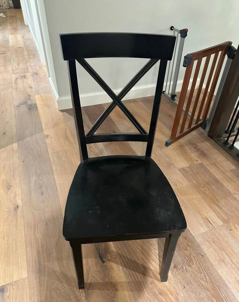 Ashley Table & 4 Chairs – Great Deal! - photo 2