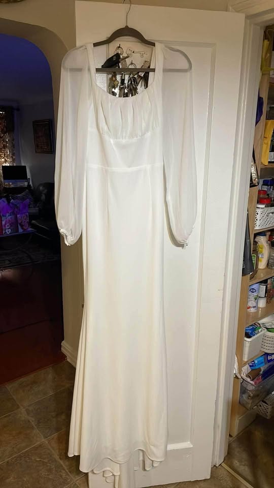 White engagement dress - photo 2