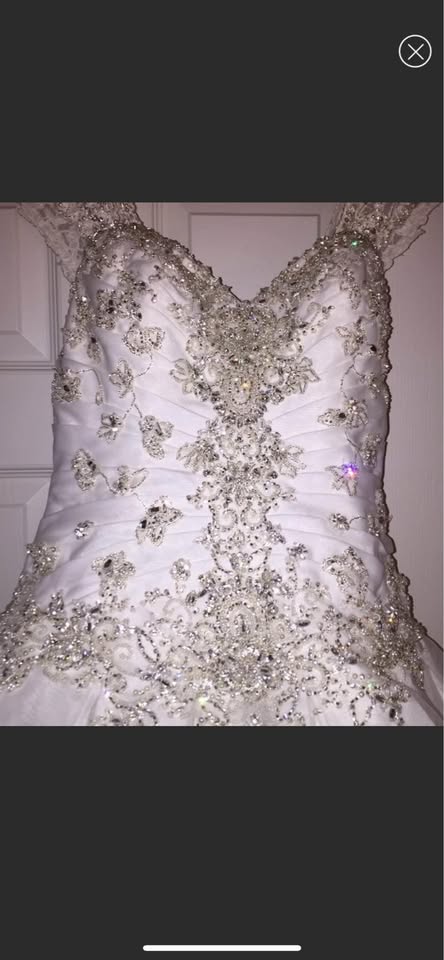 Wedding Dress with veil - photo 2