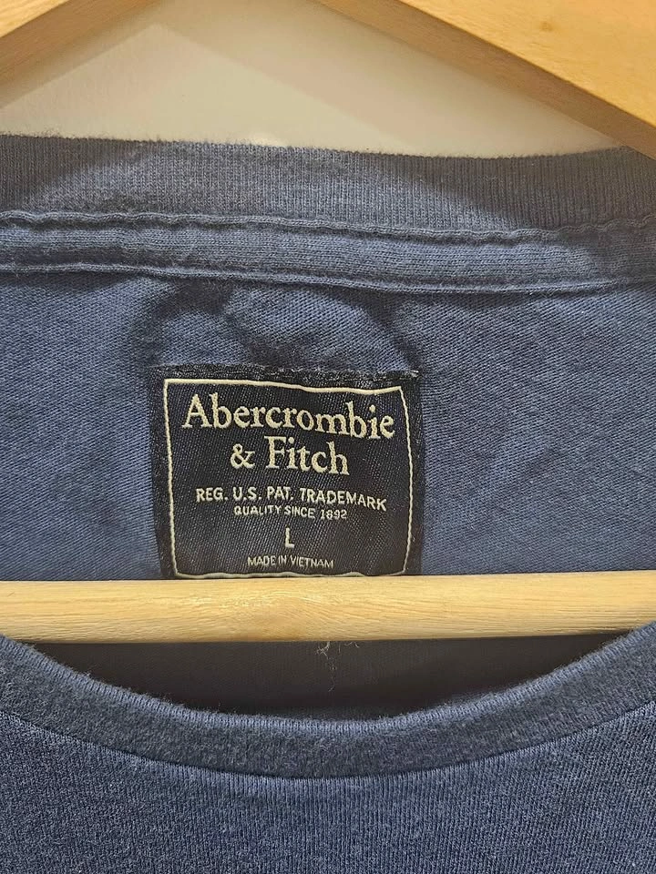 Abercrombie & Fitch Navy T-shirt (Men's L) - photo 2