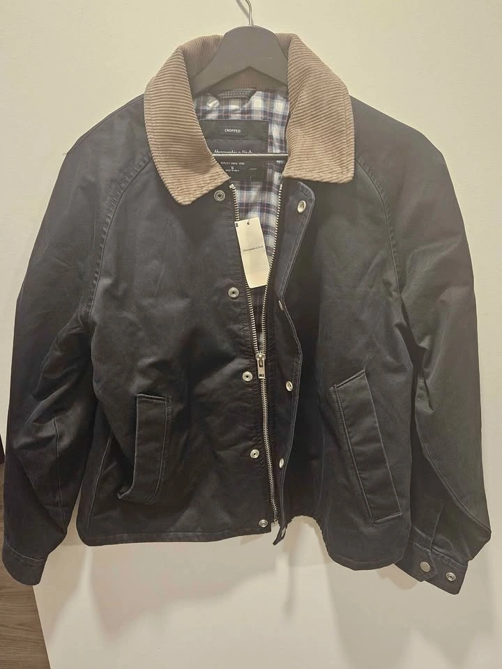 Abercrombie & Fitch Black Lightweight Barn Jacket (Size: Small) - photo 3