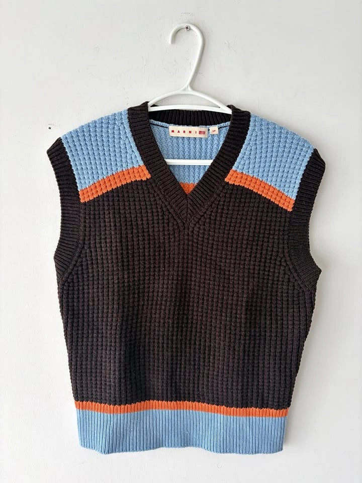 UNIQLO x MARNI Women's Popcorn Knitted V-Neck Vest Size S