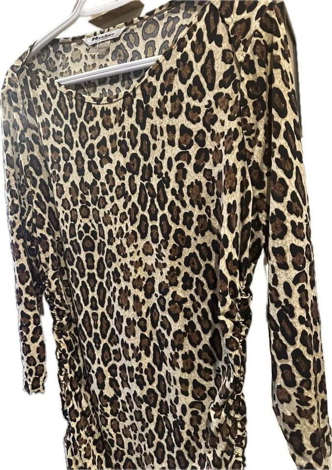Leopard print top from the Nygård Collection size Large - photo 2