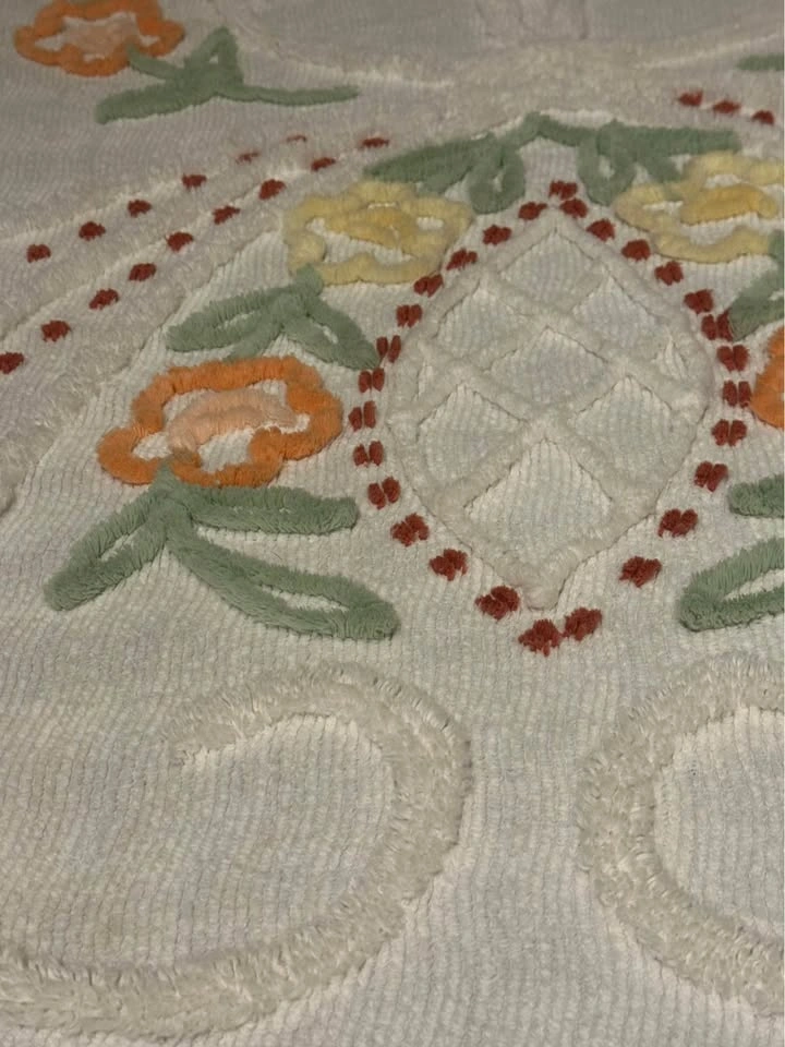 Vintage Chenille Bedspread Floral Tufted Mid-Century Queen/Doubl - photo 3
