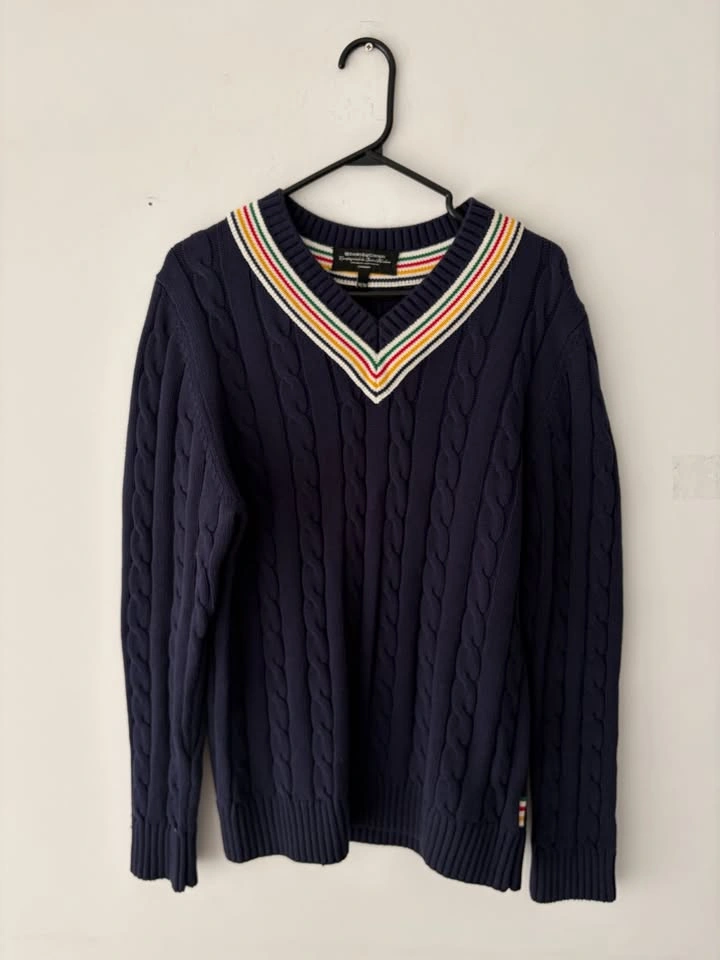 Hudson's Bay Men's Cable Knit Navy Sweater Size M