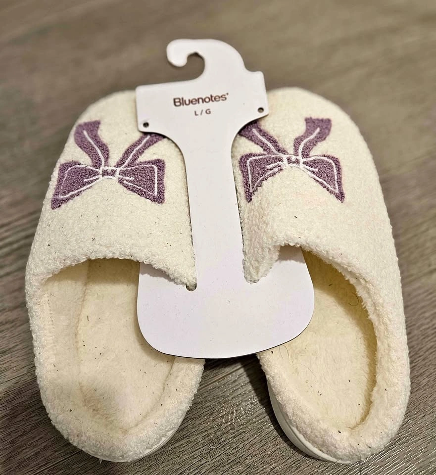 Slippers (Size L) BRAND NEW!
