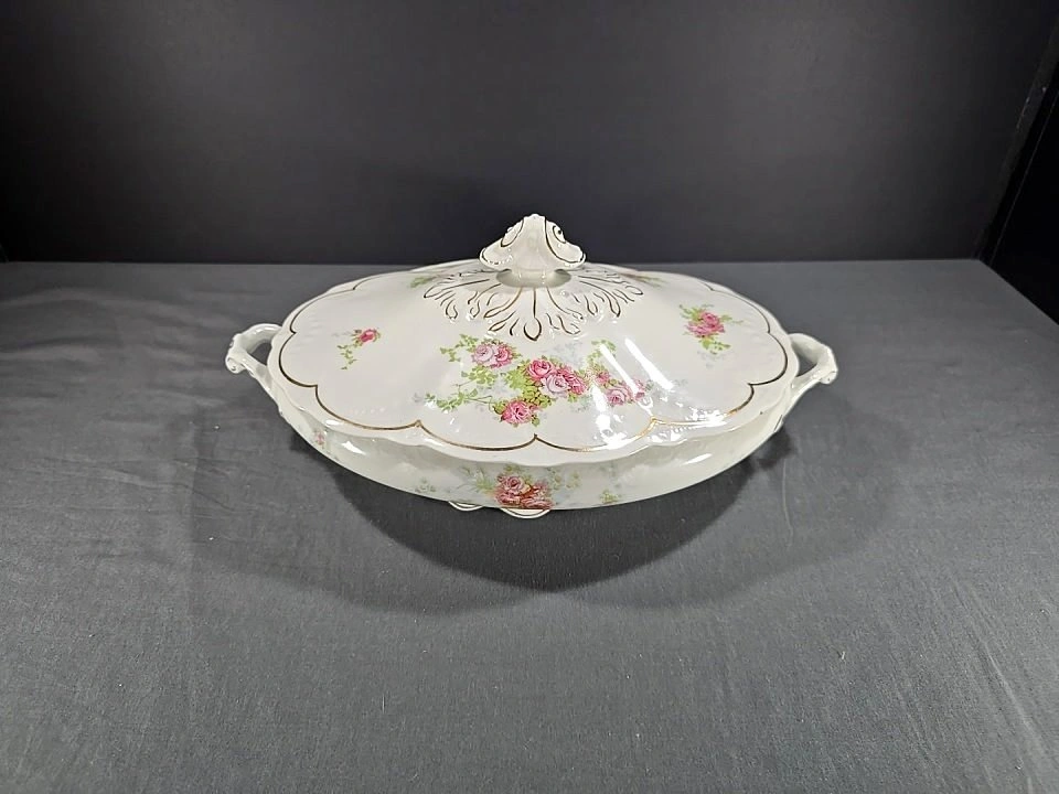 W.H GRIDNLEY & CO FLORAL PORCELAIN TUREEN WITH LID