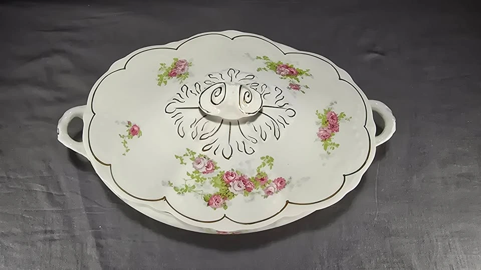 W.H GRIDNLEY & CO FLORAL PORCELAIN TUREEN WITH LID - photo 3