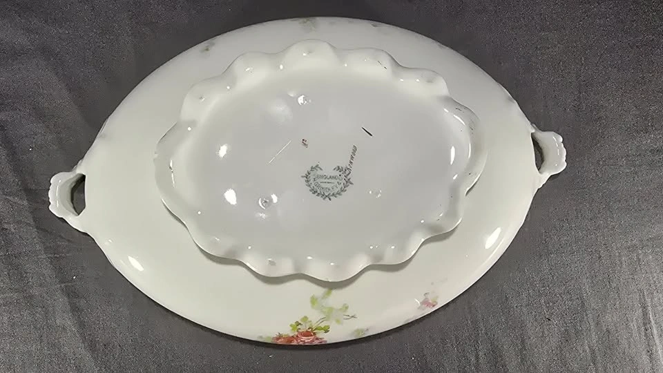 W.H GRIDNLEY & CO FLORAL PORCELAIN TUREEN WITH LID - photo 5