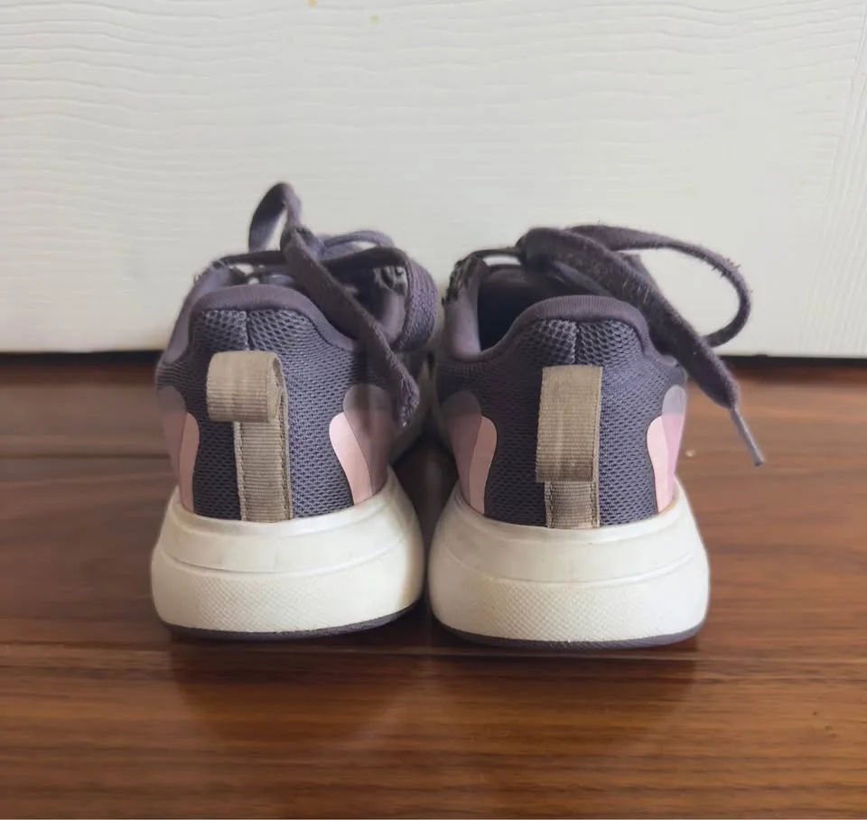 Girls Adidas Runners image indicator(3)