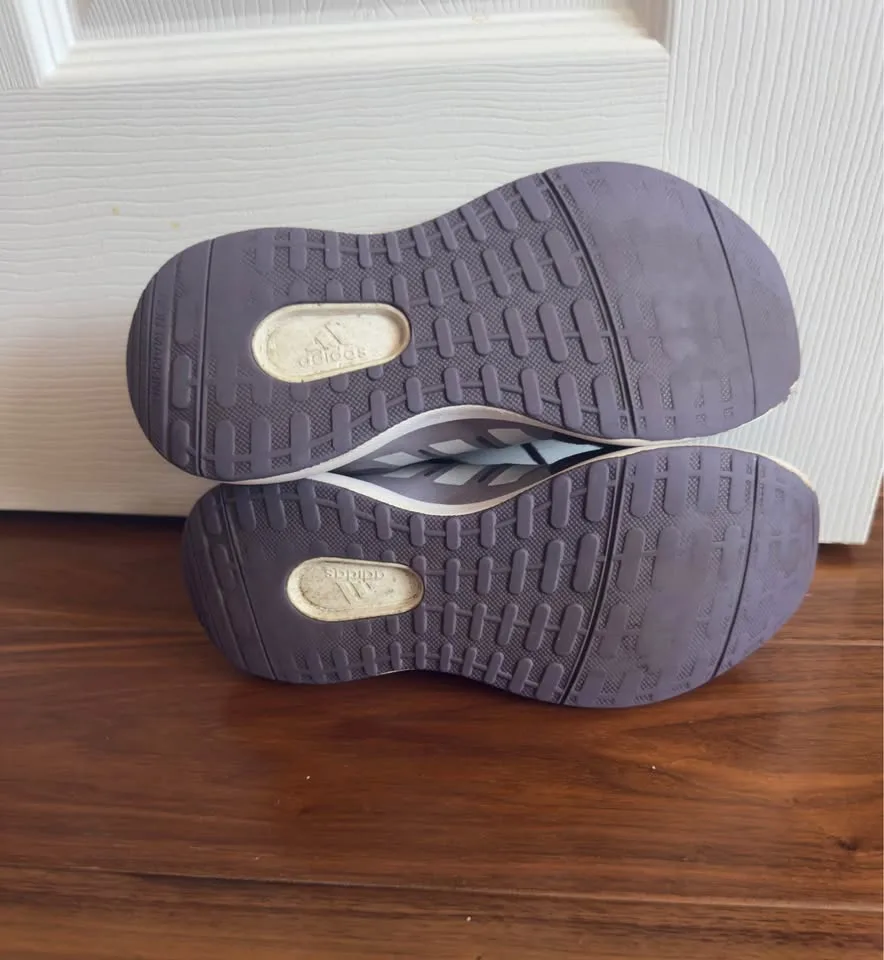 Girls Adidas Runners image indicator(4)