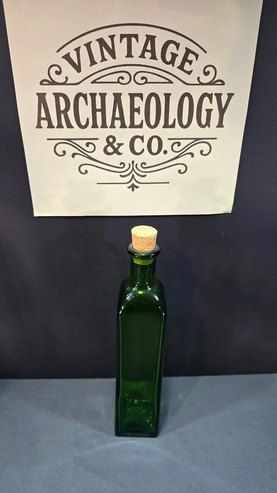 GREEN GLASS BOTTLE WITH CORK - photo 2