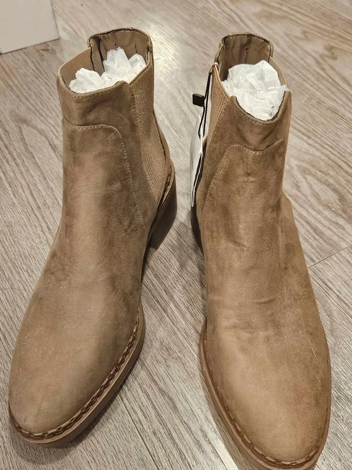 Berska Brand New Boots - Women's US Size 9 - photo 3