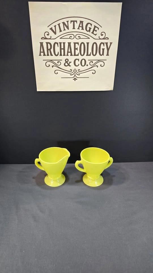 Hazel Atlas Chartreuse Yellow Platonite Creamer & Sugar Set - photo 5