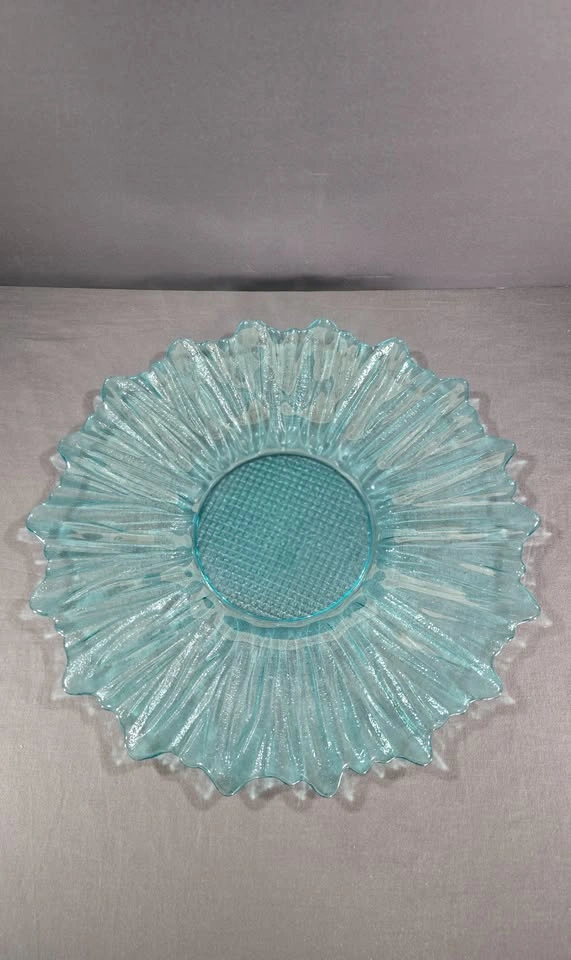 PRESSED GLASS SHELL-SHAPED BOWL AND PLATE SET - photo 4