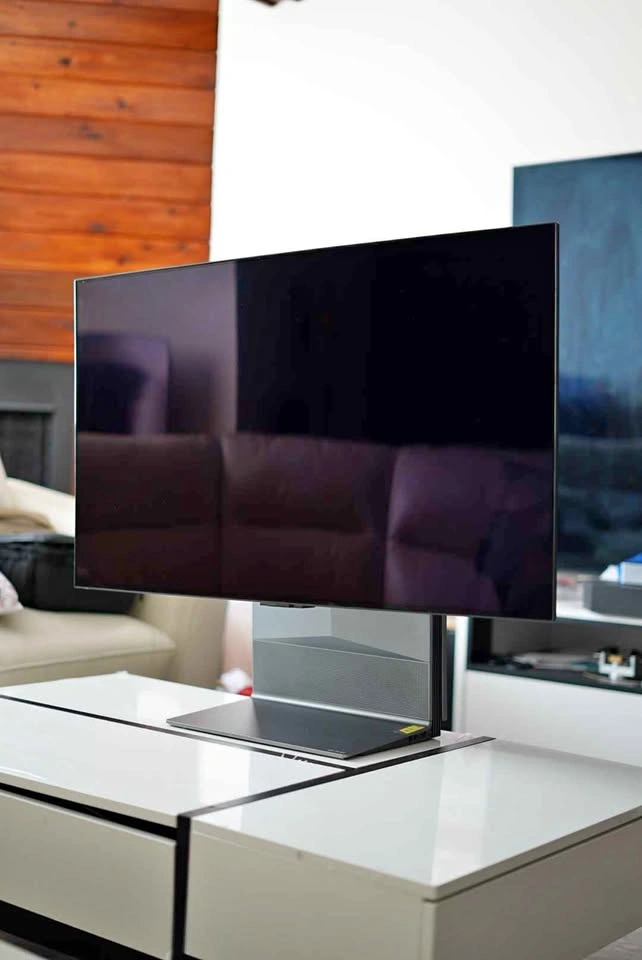 LG OLED Flex 42" 4K TV