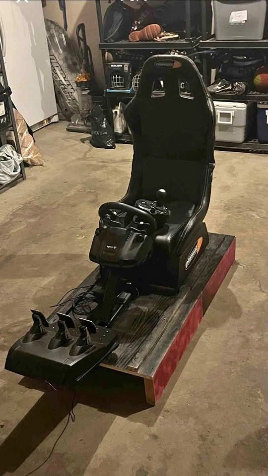 Logitech G29 Racing Sim Setup w/ Shifter and Seat & Base