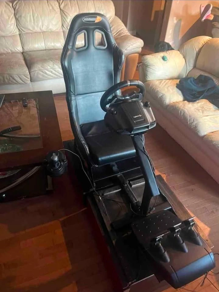 Logitech G29 Racing Sim Setup w/ Shifter and Seat & Base - photo 3