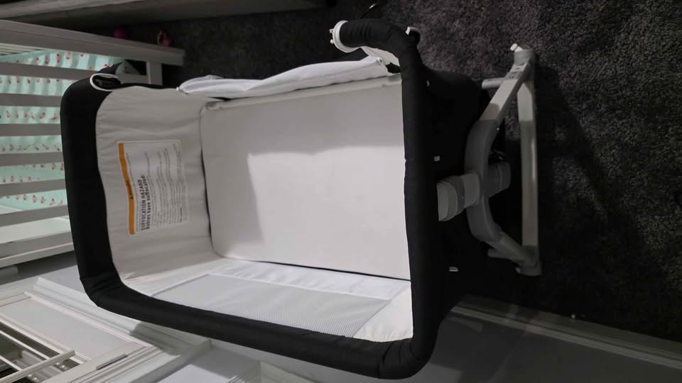Baby bassinet bedside sleeper, adjustable with storage - photo 2
