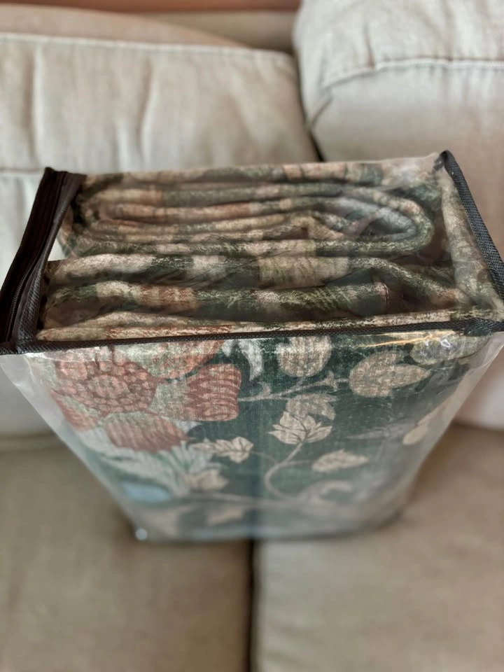 5 x 7 Washable Floral Area Rug - New in Package - photo 2