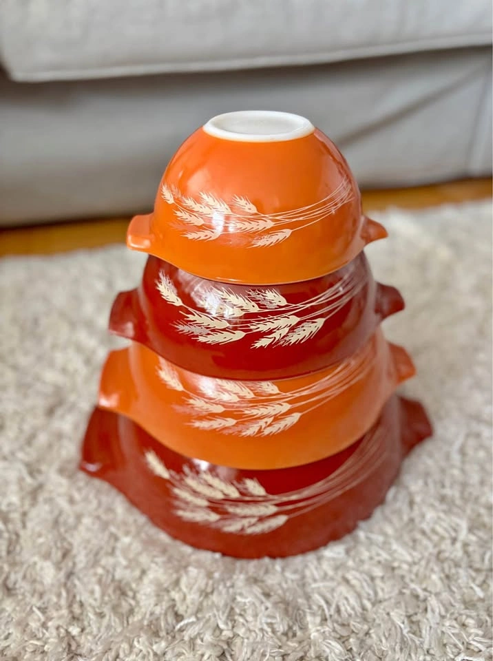 Vintage Pyrex Cinderella Bowls - Set of 4 - Autumn Harvest Patte
