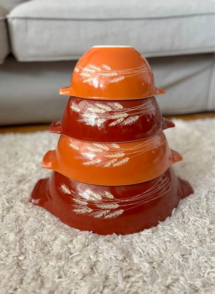 Vintage Pyrex Cinderella Bowls - Set of 4 - Autumn Harvest Patte - photo 2
