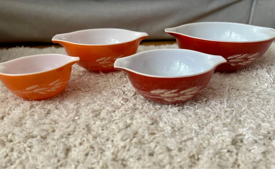 Vintage Pyrex Cinderella Bowls - Set of 4 - Autumn Harvest Patte - photo 4