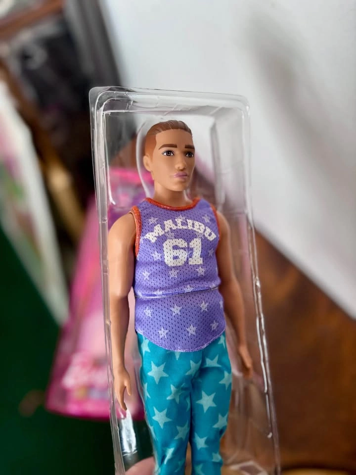 Ken Fashionista Barbie Doll - New in Box - photo 3