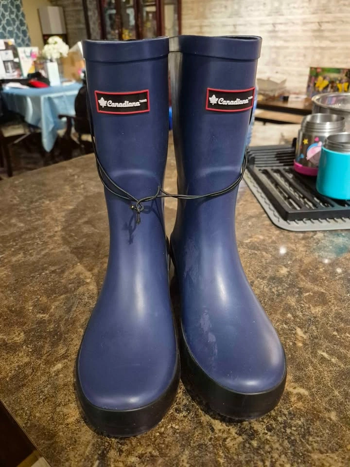 Brand New Women's Canadiana Navy Rain Boots - photo 2