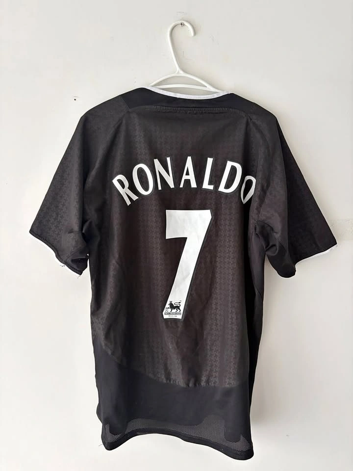 Vintage 2003-05 Nike Man Utd Ronaldo Jersey XL