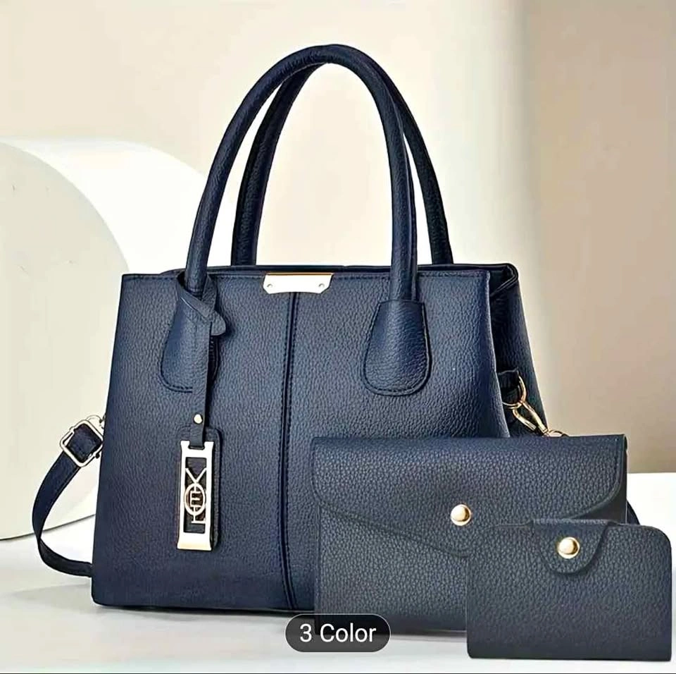 Women's Large Capacity Handbag - Elegant Tote with Golden Hardwa