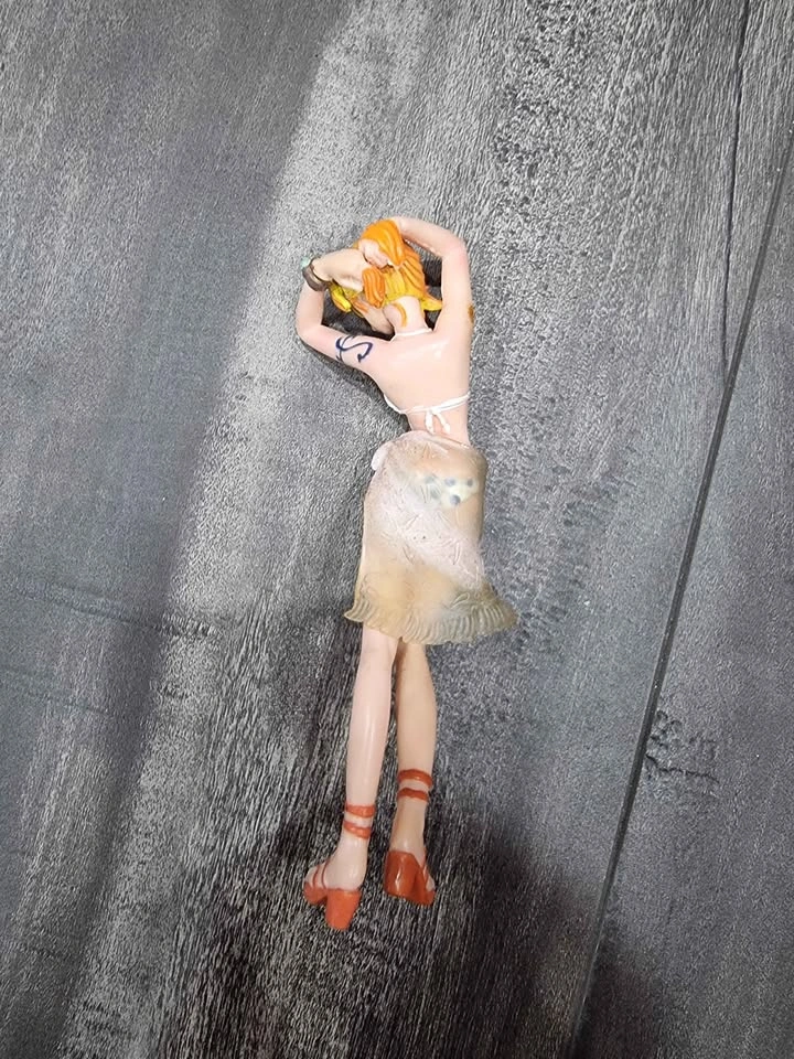 One Piece Nami Figure - SHIPPING AVAILABLE - photo 2