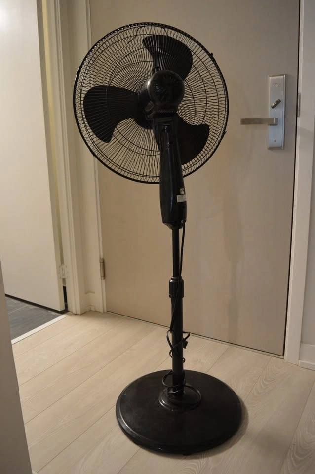 Standing Vertical Fan with Adjustable Height - photo 2