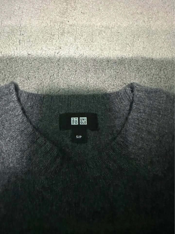 Uniqlo Wool Knit Sweater - photo 2