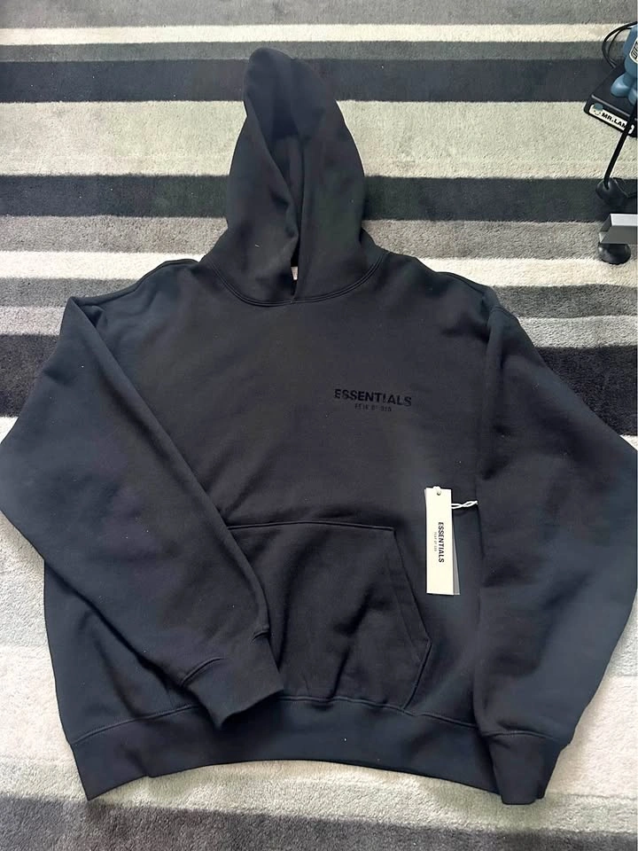 Essentials ss22 hoodie