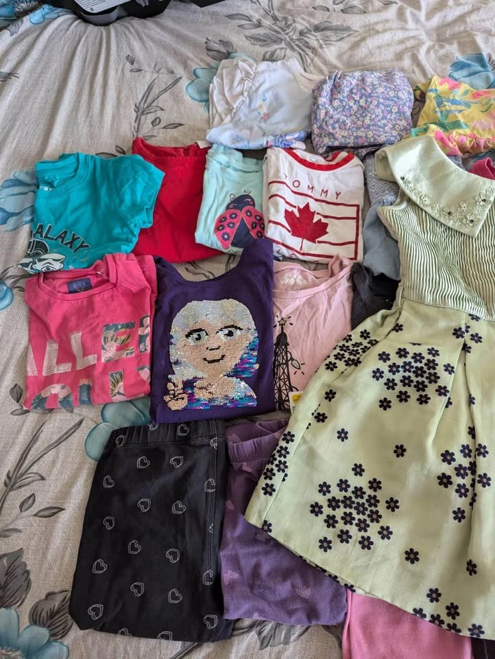 Girls huge clothing lot Size 5-6 years - photo 3