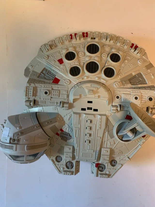 Hasbro Millennium Falcon thumbnail