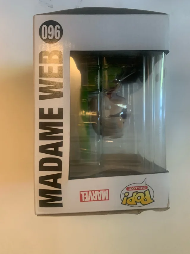 Funko Pop Marvel Madame Web image indicator(2)