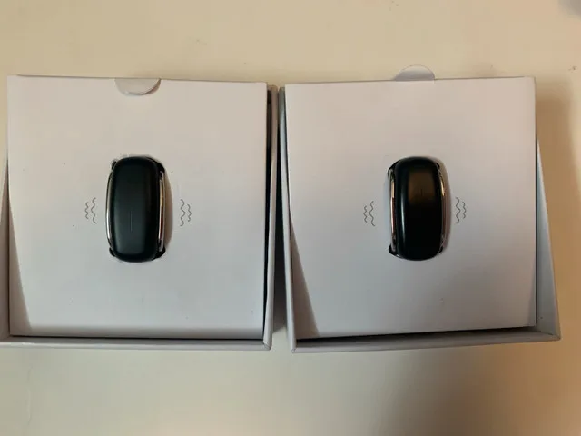 Bond Touch Long Distance Couples Bracelet Black image indicator(2)