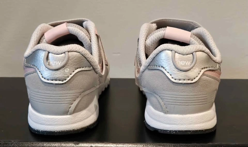 BRAND NEW New Balance 574 Baby Sneakers Grey Pink Size 8 - photo 4
