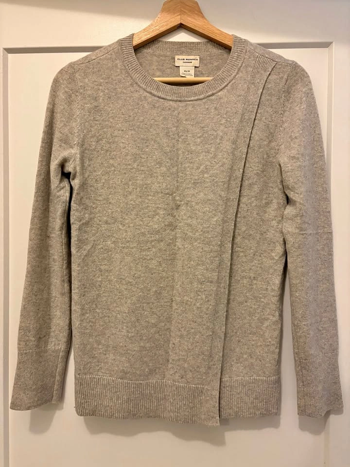 Club Monaco Sweater 100% Cashmere (Size XS)