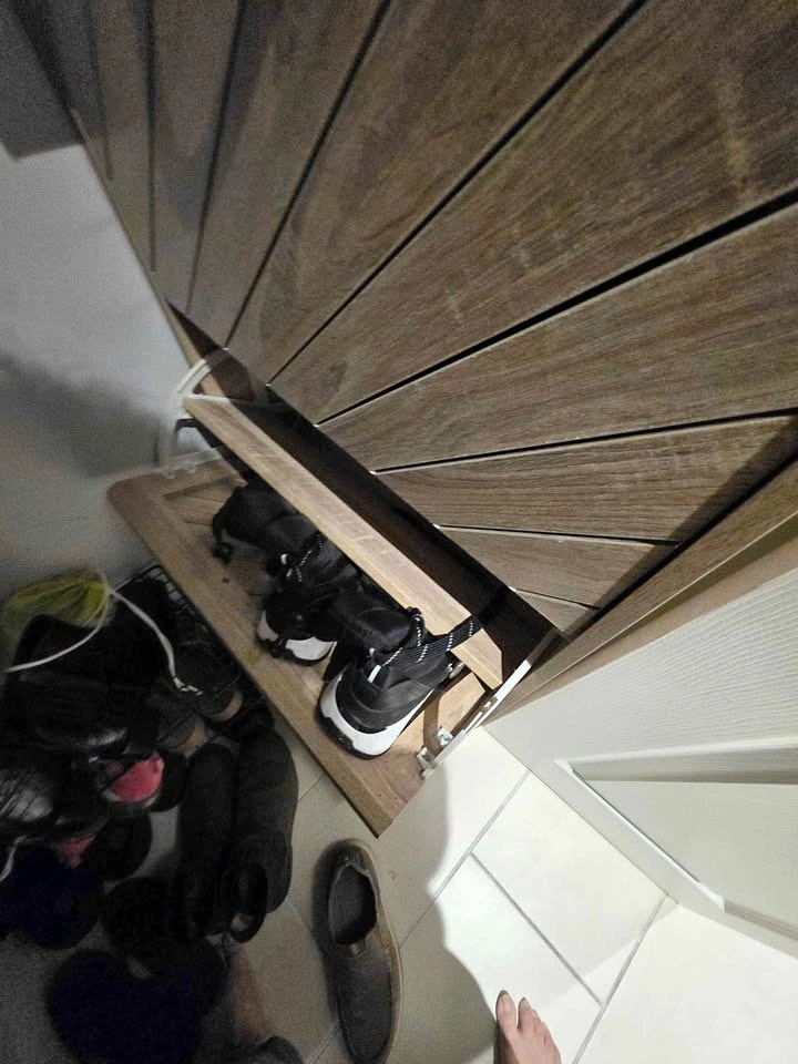 Shoe cabinet from Wayfair - great condition