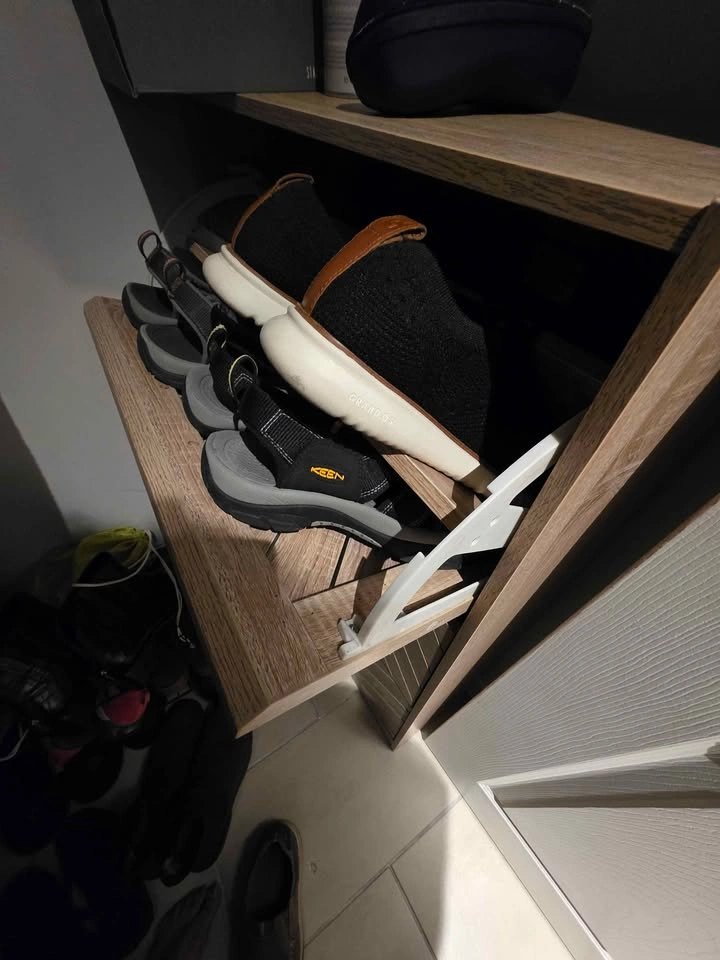 Shoe cabinet from Wayfair - great condition - photo 2