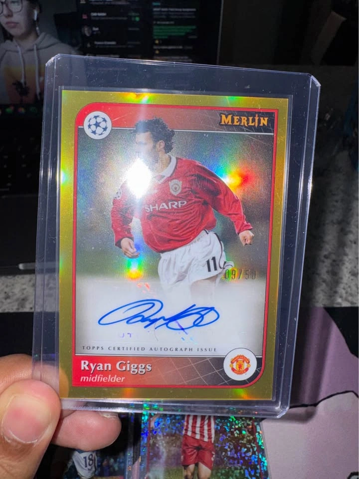 24/25 MERLIN RYAN GIGGS GOLD INSERT AUTO 09/50 - photo 2