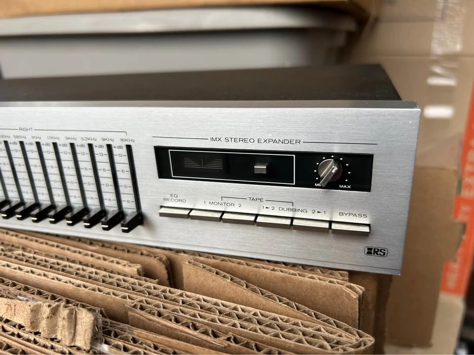 Realistic 12 Band Stereo Frequency Equalizer - photo 2