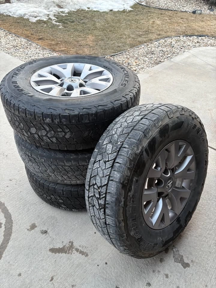 OEM Toyota Tacoma Rims & Tires Full Set - photo 2