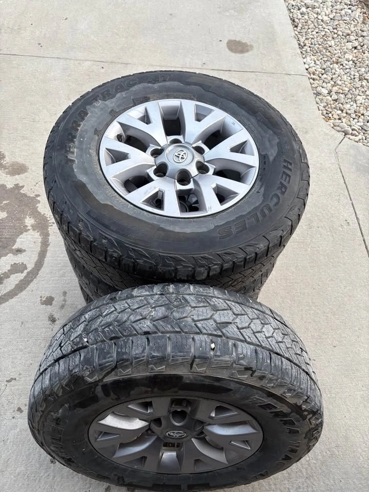 OEM Toyota Tacoma Rims & Tires Full Set - photo 4