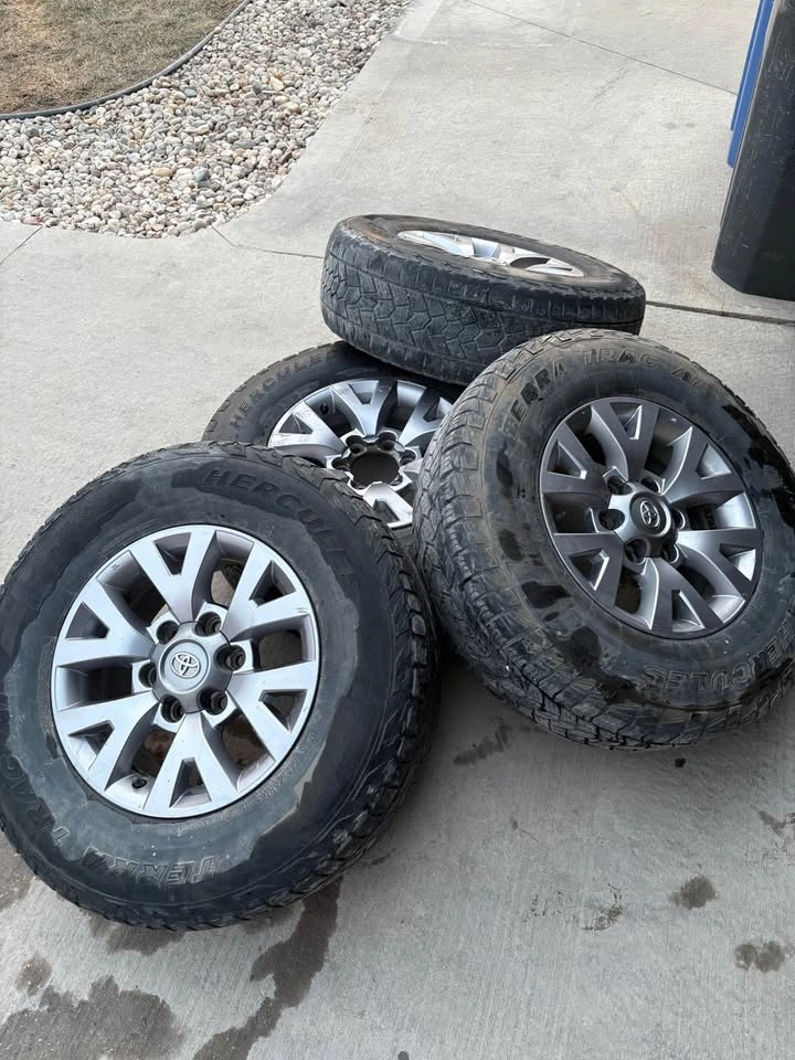 OEM Toyota Tacoma Rims & Tires Full Set - photo 5