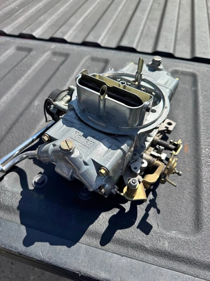 Holley Supercharger Carburetor - 600cfm